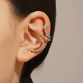 Elegante clip a serpente dorata con cristalli scintillanti per orecchie senza buco - Clip da orecchio a forma di serpente (3700) / Oro 14K