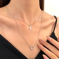 Zilverkleurige gelaagde kettingset met zon en halve maan hangers voor modieuze dames - Zon Maan Dubbellaagse Ketting (Z-309)