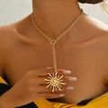 Collana con ciondolo a sole dorato e chiusura a T per un look vintage a strati - Collana con Ciondolo a Sole e Chiusura a T / Oro (S625)