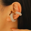 Set di orecchini a clip dorati a forma di C con perle bianche e strass scintillanti - Perla artificiale e zirconia (Set di 2)