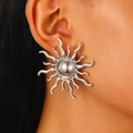 Orecchini a perno sole in argento con raggi definiti e finitura metallica lucida - Orecchini a Bottone a Raggio di Sole (Argento) / Argento (10857)