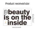Detail van de afmetingen 60x35cm voor de muursticker met Beauty Is On The Inside - 35*60cm
