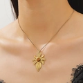 Collar de acero inoxidable dorado con piedra ojo de tigre y colgante de ala tribal - Estilo de Motivo Radial Tribal (DZ-936)
