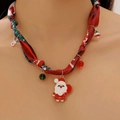 Collier ruban en soie avec breloques de Père Noël, renne et sapin de Noël festif - Style Père Noël Renne Goutte d'Huile (DZ-942)