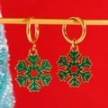 Orecchini a cerchio natalizi con ciondoli a fiocco di neve in smalto verde e oro - Stile Fiocco di Neve Verde e Stella Rossa (07 Oro 18K G-505)