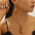 Set di gioielli con foglie di acero autunnali colorate e collana con nappe - Collana E Orecchini Foglia di Acero (03)