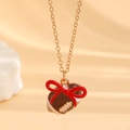 Halskette mit Emaille-Football-Anhänger und roter Schleife an goldener Kette - Halskette mit Roter Schleife und Rugby (M-261)