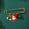 Broche de Noël avec Père Noël, couronne verte et clochettes rouges sur épingle - Style Couronne de Noël et Cloche (9682)