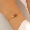 Goldene Sportherzkette mit einem strukturierten Basketball-Anhänger für Damen - KC Gold Basketball Armband (A-10)