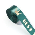 Detailaufnahme dunkelgrünes Satinband mit goldenem Kronenaufdruck für Geschenkverpackung - Breite: 2.5cm 10 Yards/Rolle / Dunkelgrün
