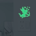 Adesivi da muro Cupido fosforescenti con cuori per interruttore della luce casa - Luce Verde (YG39 Verde)
