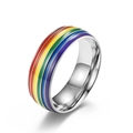Anello in acciaio inossidabile argento con dettagli a righe smaltate arcobaleno - Taglia 7 / Argento