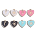 Colgantes de corazón esmaltado con letras en blanco, rosa, negro y azul para bisutería - Letra F / 15.5x14.5mm / Negro