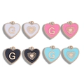 Colgantes de corazón de aleación en cuatro colores con letra G dorada y acabado esmaltado - Letra G / 15.5x14.5mm / Negro