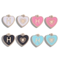 Colgantes corazón esmaltado con letra H y diseño de sol en blanco, rosa, negro y azul - Letra H / Negro