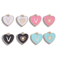 Colgantes de corazón DIY esmaltados con letra V dorada en blanco, rosa, negro y azul cielo - Letra V / 15.5x14.5mm / Negro
