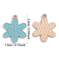 Blauer und goldener Schneeflockenanhänger mit 2,4 cm Höhe und 1,9 cm Breite - Schneeflocken-Stil (A7-428-Blau)