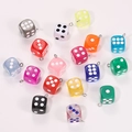 Bunte Acryl-Würfel-Anhänger für DIY-Schmuck mit Metallringen auf weißem Hintergrund - 14*14mm/3g / Zufällige Mischfarben