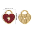 Makroaufnahme von rosa Herzschloss-Anhängern mit Maßen von 1,1 cm Breite und 1,3 cm Höhe - Rotes Glitzer Herzschloss (A5-229) / 13x11mm / Rot