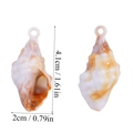 Dettaglio del ciondolo a conchiglia in acrilico, 4,1 cm x 2 cm, per gioielli fai-da-te - Ciondolo Lumaca Motivo Arancione Bianco (A6-024)