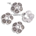 Set of 4 vintage silver flower alloy spacer beads, 8mm diameter with 1.5mm hole - A6-255 Antique Silver