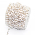 Rollo de perlas artificiales blancas con cadena dorada para joyería DIY y manualidades - 6mm+4mm / Oro KC