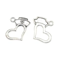 Ciondolo a cuore berretto da infermiera argento antico con croce su fondo bianco - Cappello da Infermiera a Cuore (A3-425) Solo Pendente (Senza Catena) / 1 Pezzo/Confezione (22x20mm) / Argento antico