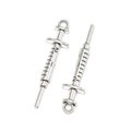 Coppia di ciondoli a forma di siringa in argento antico per gioielli medici - Siringa Graduata (A3-001) Solo Pendente (Senza Catena) / 1 Pezzo (36x9mm) / Argento antico