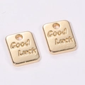 Ciondoli rettangolari dorati Good Luck per creazione gioielli fai da te - Ciondolo Quadrato "Good Luck" (A4-448) / 9*7mm / 0.52g / oro kc