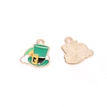 Détail macro du pendentif trèfle de la Saint-Patrick avec chapeau vert et arc-en-ciel - Style Chapeau Haut de Forme Arc-en-ciel (A5-025)