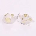 Macro-opname van 3D miniatuur theepot hangers in parelwit met verfijnde gouden details - Theepot Wit (A5-074)
