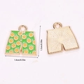 Groene emaille shorts hanger in gouden legering voor DIY sieraden zomer strand collectie - Groene Bloemenshort (A5-139)