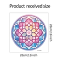 Detailweergave van 28cm mandala lotus muursticker met kleurrijk glaspatroon - 28cm x 28cm (FX-631)
