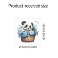 Dettaglio dell'adesivo murale panda con cesto di fiori con dimensioni 14,5 cm x 14 cm - Stile cesto di fiori panda (fun-kg49)