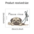 Detail van mopshond toiletsticker met Please Rinse tekst en 29x22cm afmetingen - Cartoon Puppy Stijl (fun-m143)