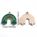Regenboog klaver hanger van goudkleurige legering met groene glitter emaille lak - Regenboog Klaver Glitter (A8-027)