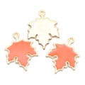 Drei orangefarbene Ahornblatt-Anhänger aus Goldlegierung für DIY-Halsketten - Orange