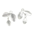 Colgante de hoja vintage de aleación plateada para joyería DIY con texturas de nervaduras - Hoja Triple (A3-272) / 26x23mm / Plata antigua