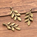 Drei antike Bronze-Zweig-Blatt-Anhänger aus Legierung für DIY-Halsketten und Armbänder - Antik Bronze