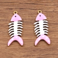 Visgraat hanger van goud roestvrij staal met roze en wit emaille voor DIY sieraden maken - 1 Stuk / Roze