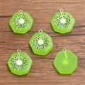 Pendentifs en résine de kiwi vert translucide de forme hexagonale avec anneaux argent - Style Kiwi