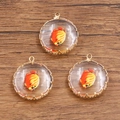 Lot de trois pendentifs ronds en verre plaqué or 18 carats avec motifs de poissons orange - Poisson Jaune