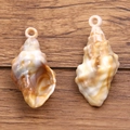 Pendentifs coquillages en acrylique pour bracelets avec textures naturelles jaunes - Coquillage No 17 / 18x41mm
