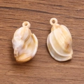 Pendentifs coquillages en acrylique avec texture marbre beige et brun pour bijoux DIY - Coquillage No 30 / 18x30mm