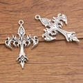 Pendenti a croce in lega di zinco argento vintage con motivi gotici su legno - Croce Floreale Traforata Barocca (N. 2)