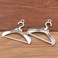 Retro zilveren kledinghanger hanger met bloemenreliëf voor DIY sieraden maken - Antiek Zilver 3 Gram