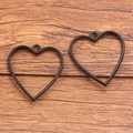 Lot de deux pendentifs coeurs noirs en alliage pour la création de bijoux DIY en résine - Cœur