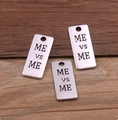 Pendentif rectangulaire argenté vintage 'ME VS ME' pour la création de bijoux DIY - Style ME VS ME (20E09) / Argent antique