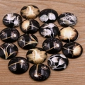 Cabochons en verre avec motifs floraux blancs sur fond noir pour le bricolage, lot de 15 - Style de Fleur d'Art Rayons X (10J03)
