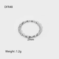 Détail d'une bague nœud en acier argenté de 2mm pesant 1,2g avec dimensions du produit - US 6 / Perles d'Olive (DFR48)